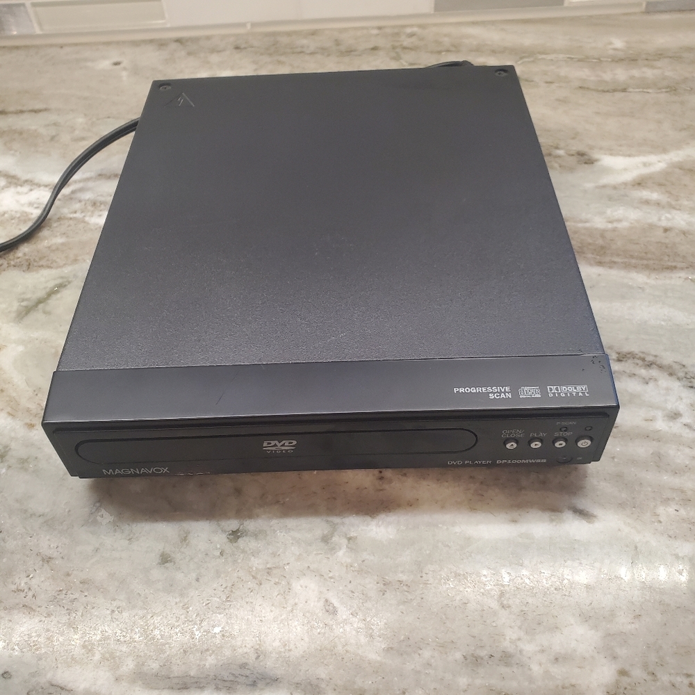 Magnavox DP100MW8B Progressive scan DVD player